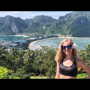 Meet your Posher, Brenna